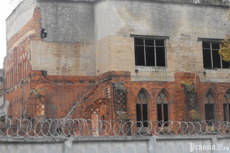 В Черняховске собственник превращенной в завод кирхи задумался о ее реконструкции