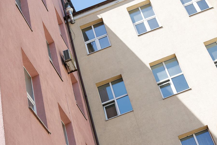 «Скорая» под крышей: как идет ремонт в калининградской областной больнице