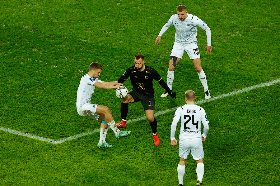 VAR в помощь: «Балтика» крупно обыграла «Чайку» и впервые вышла в 1/4 финала Кубка России (фото)