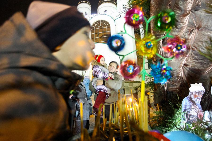 Рождество Христово: богослужение в Храме Христа Спасителя (фото)