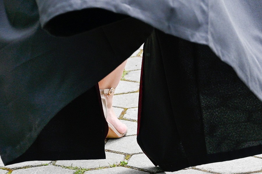 Как проходит вручение дипломов выпускникам БФУ в Ботаническом саду (фото)