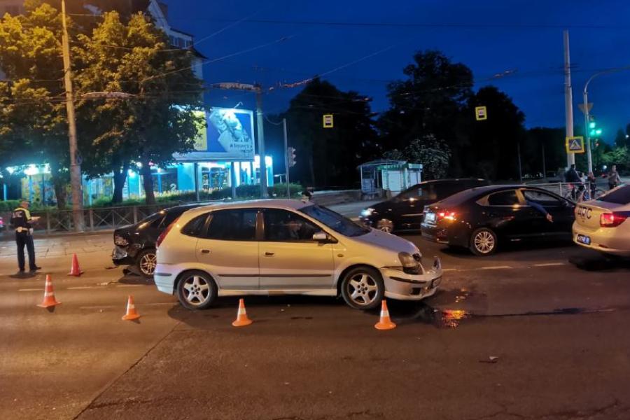 На Советском проспекте случилось ДТП с тремя авто, пострадала пассажирка