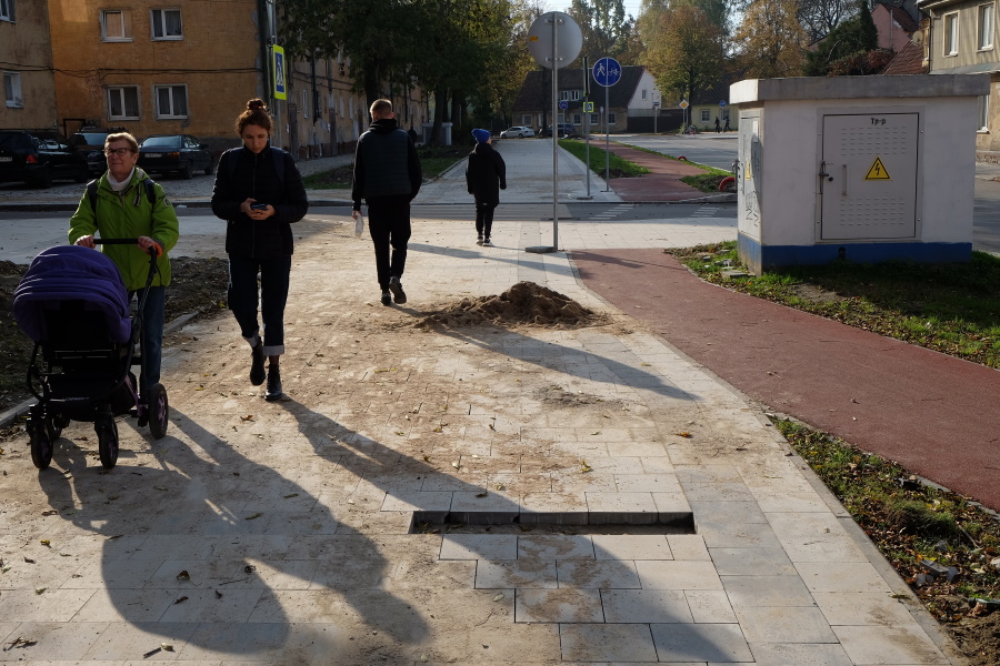 «Ждали то одно, то другое»: улицу Павлика Морозова не успевают достроить до конца октября