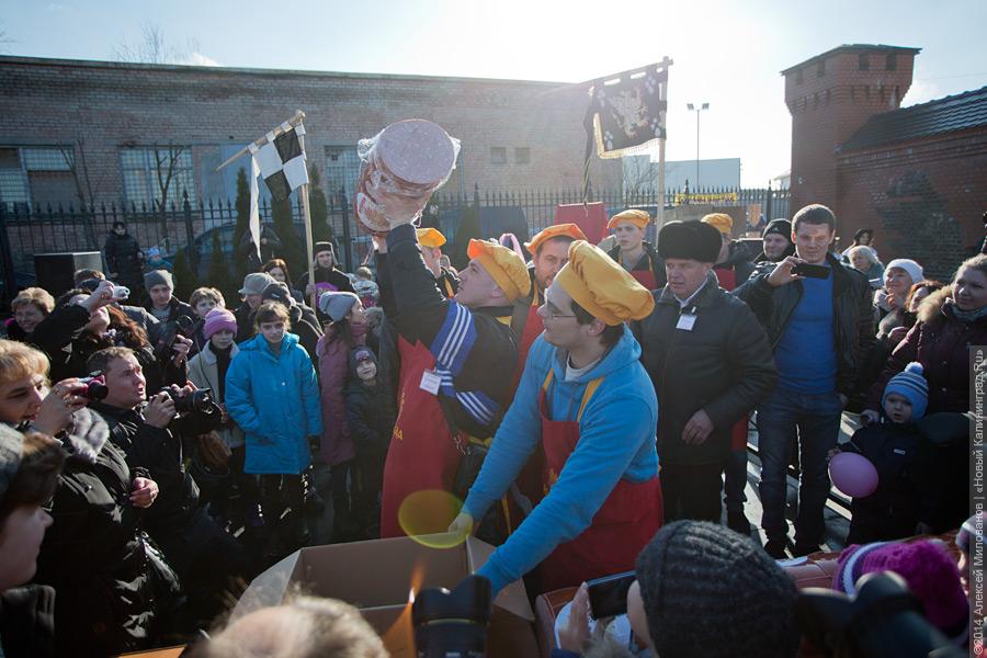 Кот, пацан и королева: в Калининграде прошел праздник длинной колбасы
