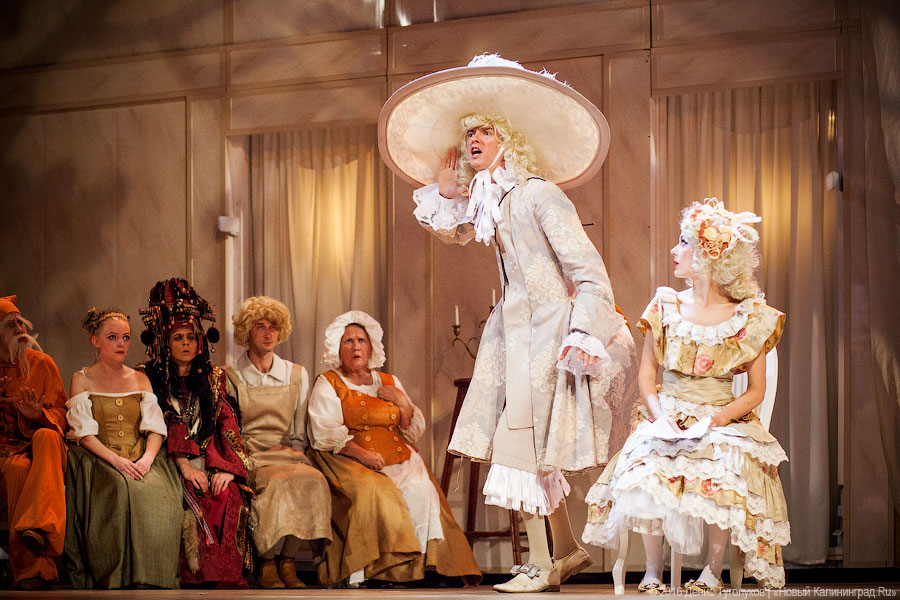 Лекарь с головы до ног: комедия «Мнимый больной» в Калининградском драмтеатре