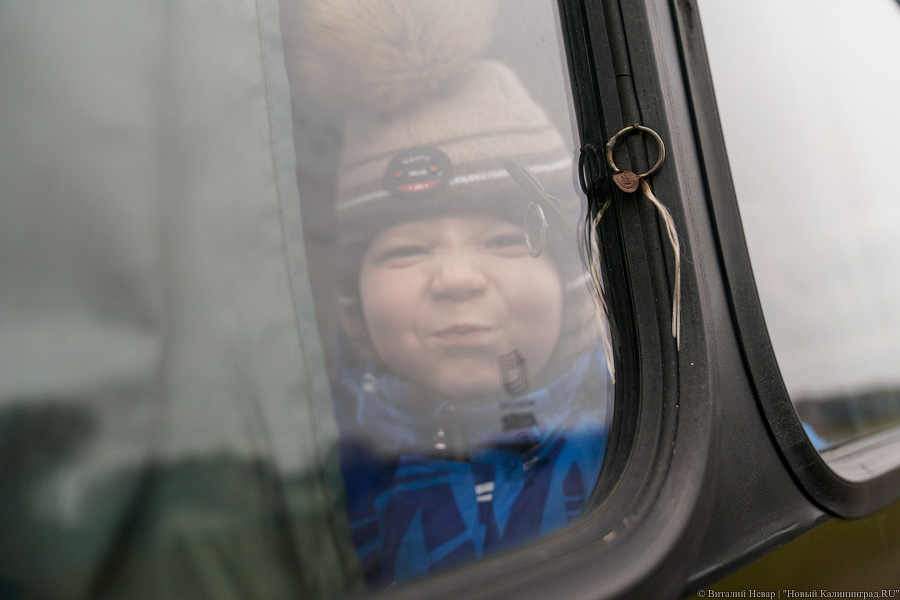 Полет в подарок: летчики Балтфлота исполнили мечту тяжелобольного 6-летнего мальчика