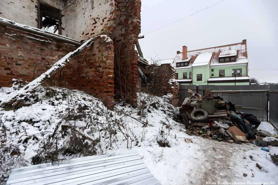 После 30 лет разрушений: в Железнодорожном готовятся к восстановлению фахверковых складов (фото)