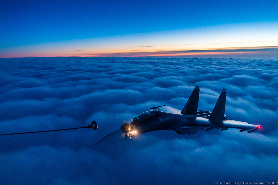Летчики Балтфлота отрабатывают дозаправку в воздухе. Фоторепортаж «Нового Калининграда»