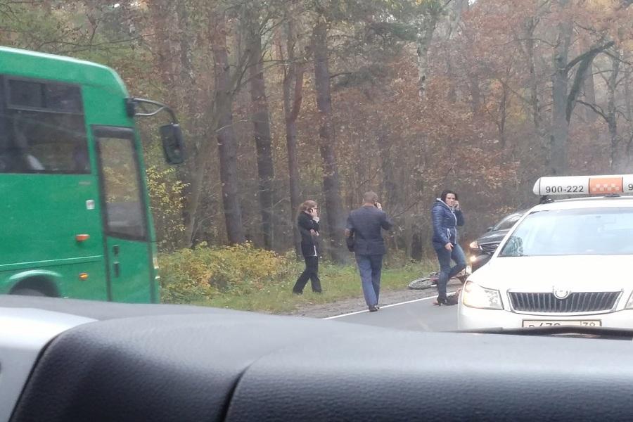 На трассе «Калининград — Балтийск» сбит велосипедист, образовалась пробка (фото)