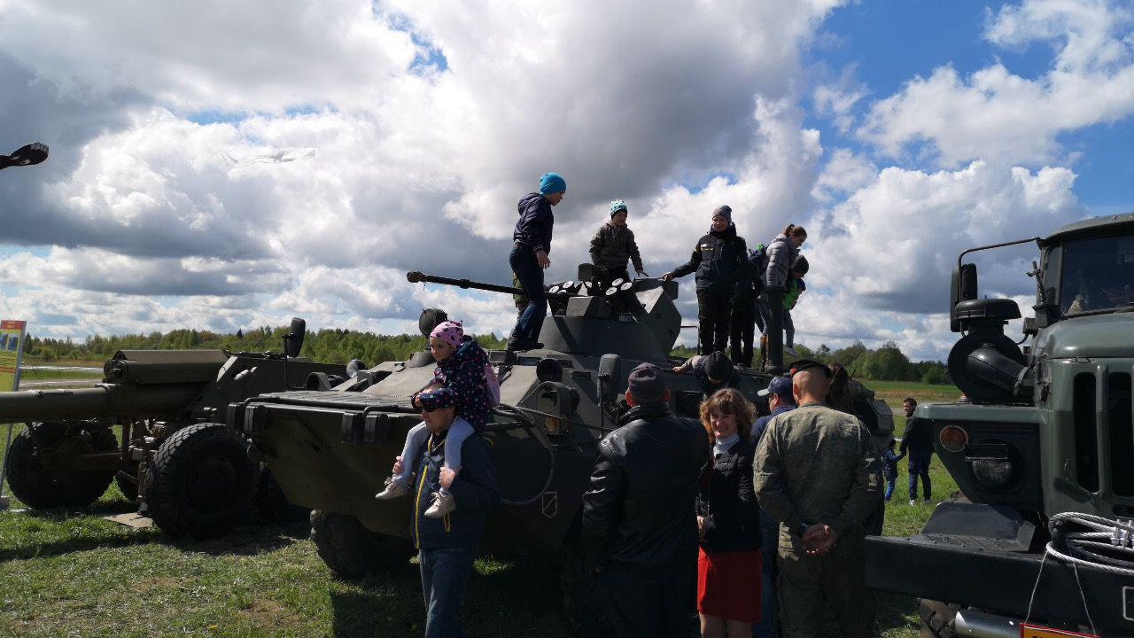 В гвардейском авиаклубе прошел фестиваль малой авиации (фото)