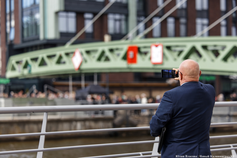 От музея до острова: как в Калининграде открывали Философский мост (фото)