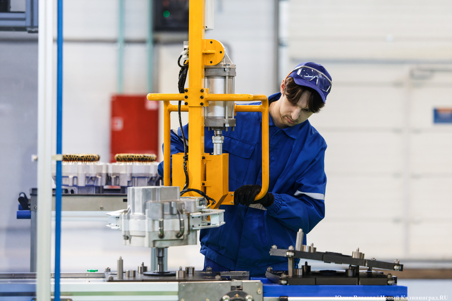 Автокомпоненты и электромобили: как на «Автоторе» новый кластер запускали (фото)