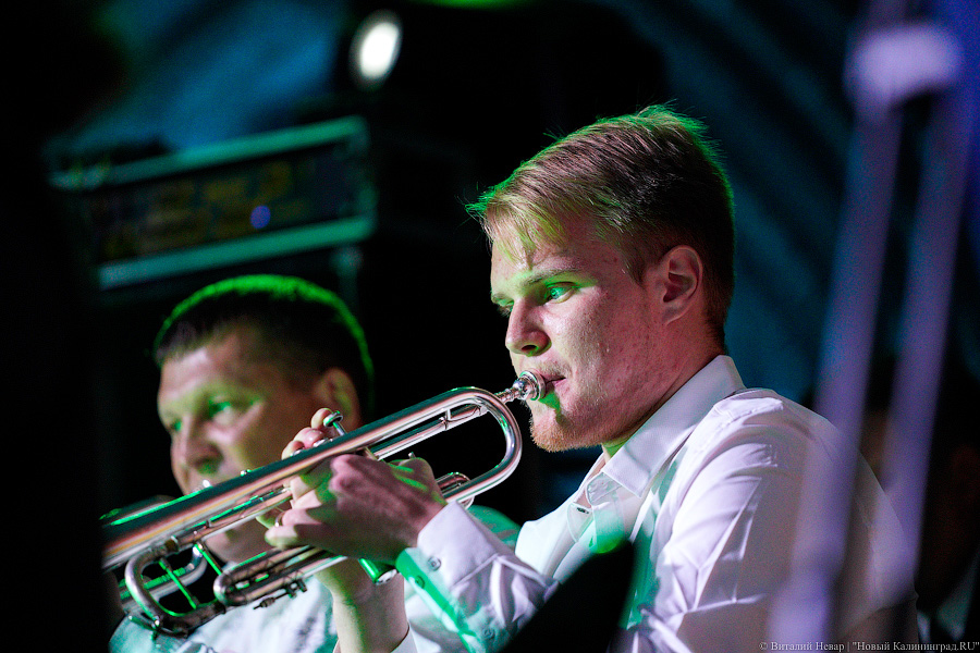 Алиханов вместо Сантаны: как прошла презентация новых дат «Калининград Сити Джаза»