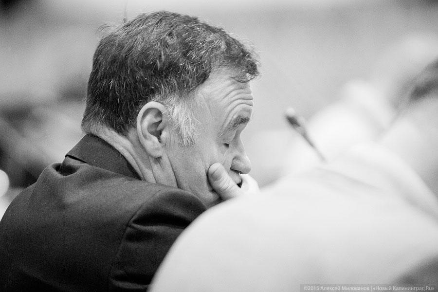 Будто в предпоследний раз: как депутаты облдумы осеннюю сессию открыли (фото)