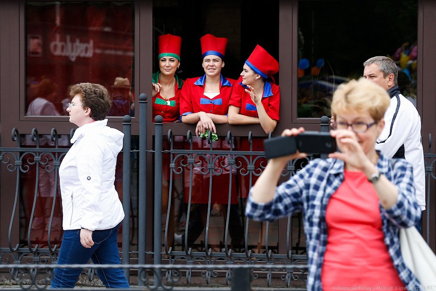 Все при параде: пешеходная зона Калининграда в День города (фото)