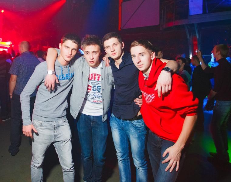 «Все это рэйв»: фоторепортаж с зимней сессии фестиваля «Янтарный пляж»