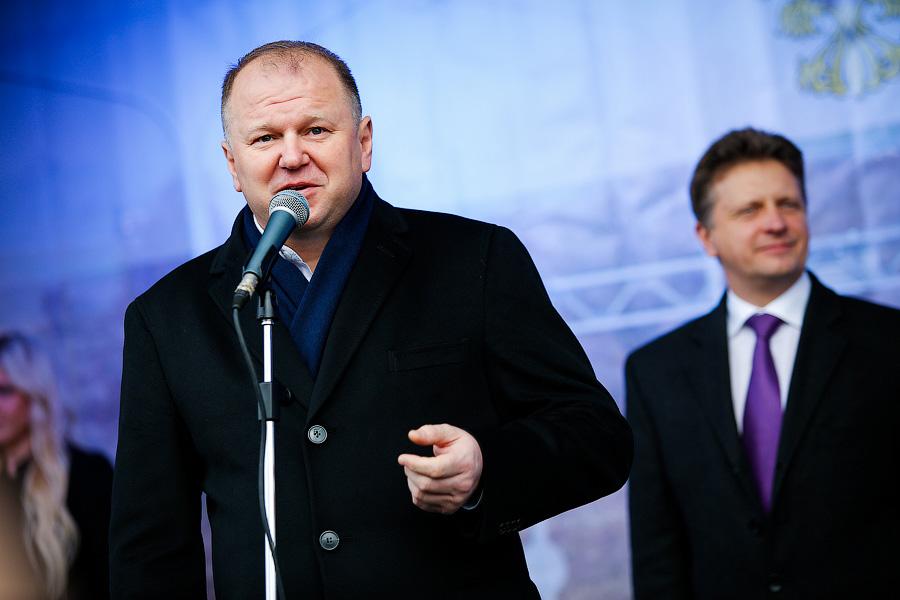 Посадить дерево и открыть трассу: как губернатор добрые дела делал