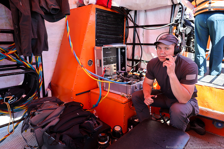 20 тысяч мин под водой: как проходит «разоружение» немецкой баржи под Балтийском (фото)