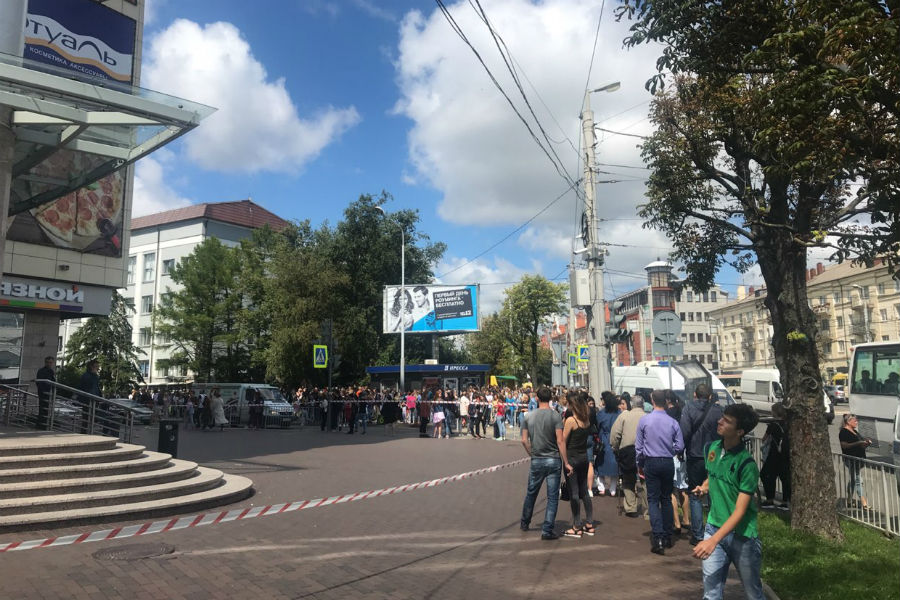 В Калининграде оцепили ТЦ «Плаза», посетителей эвакуировали (фото)