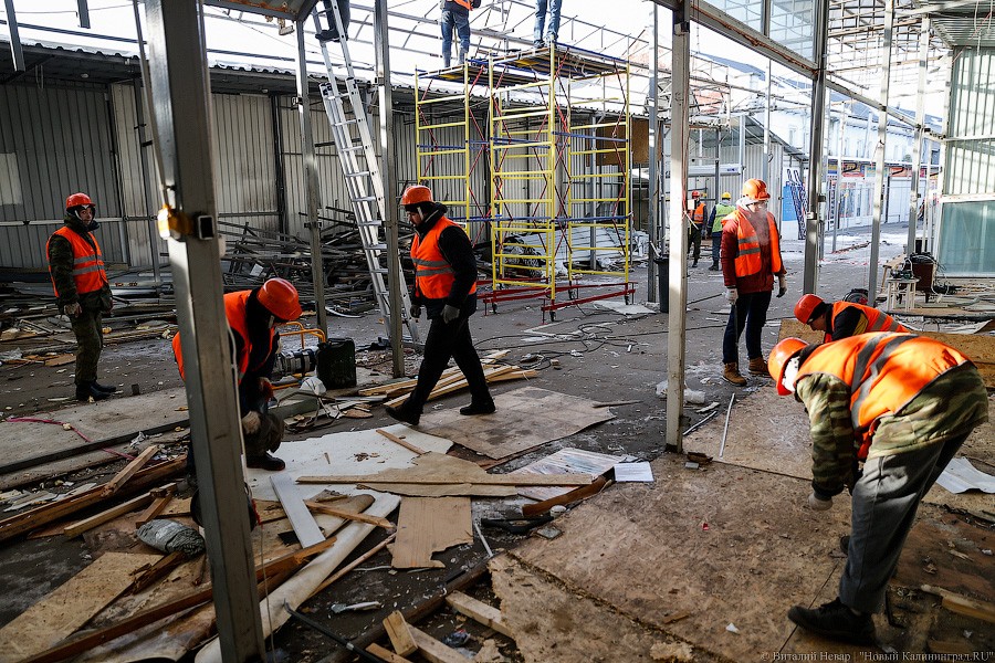 Последние могикане: как сносят промтоварные ряды Центрального рынка (фото)