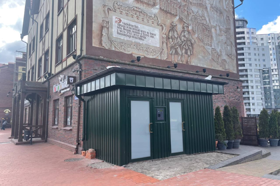 Ермак: несанкционированный туалет в Рыбной деревне сносят