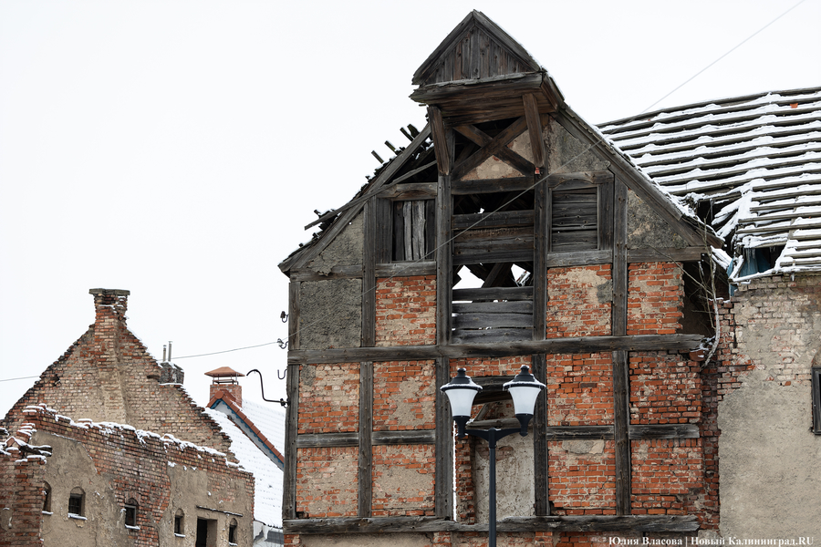 После 30 лет разрушений: в Железнодорожном готовятся к восстановлению фахверковых складов (фото)