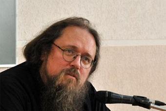 Протодиакон Кураев предложил перенести празднование Рождества на 1 января