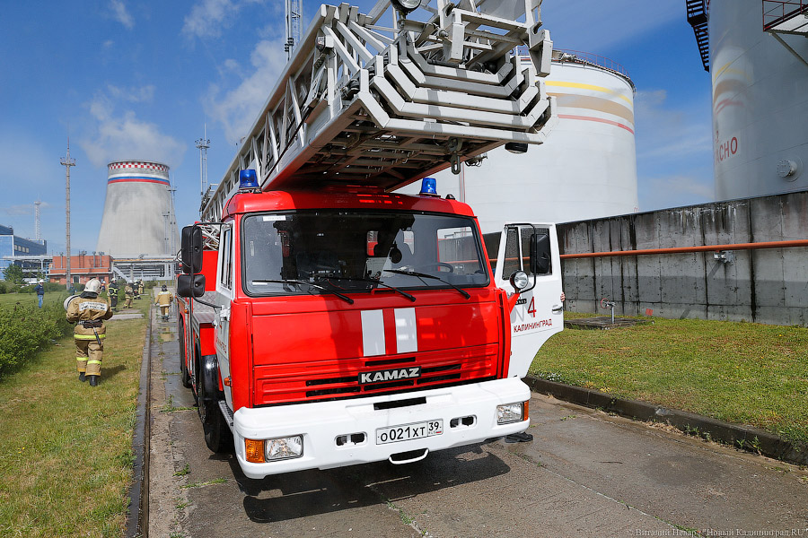 «Туши ТЭЦ»: в Калининграде прошли массовые учения МЧС