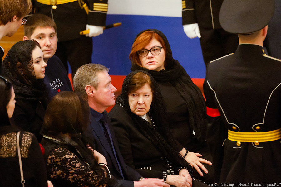 Калининград прощается с адмиралом и экс-губернатором Владимиром Егоровым (фото)