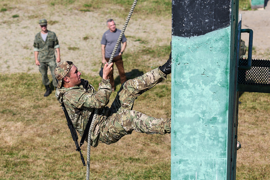 И Гвинея тоже: на конкурс в Хмелевку «высадился» десант из дружественных стран (фото)