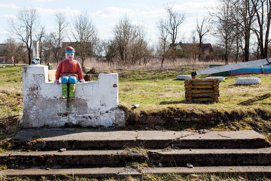 Нам на небо: кирха, построенная по инициативе прусского короля, превратилась в склад химикатов