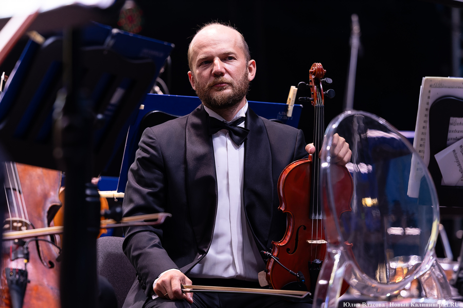 Бурлеска под дождём: Денис Мацуев выступил на острове Канта (фото)