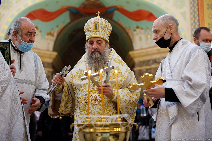 Без проруби, но с литургией: в Храме Христа Спасителя провели праздничную службу (фото)