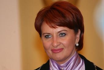 Скрынник обещала разобраться с фактами закрытия в области сельских школ