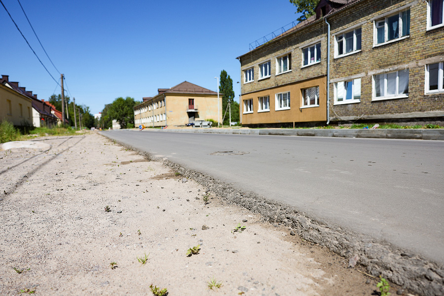 Ремонт на три года: что происходит с ул. Карташева, где сменился подрядчик (фото)