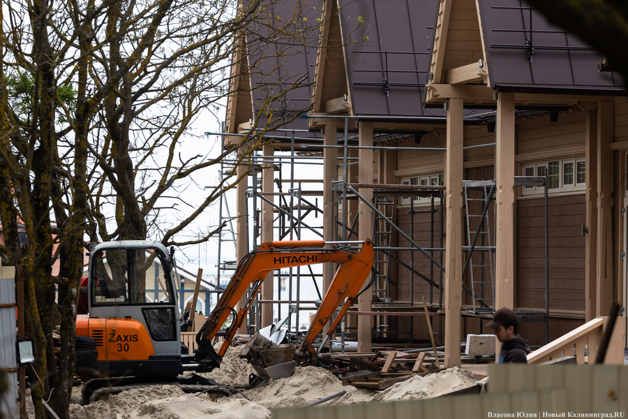 Монополия на пляж: как выглядит скандальное кафе в Зеленоградске, которое власти называют «НТО» (фото)