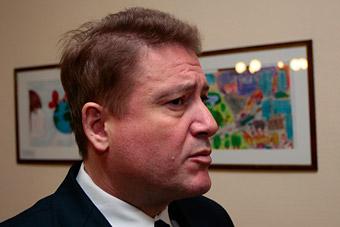 Боос намерен совмещать должности губернатора и премьера