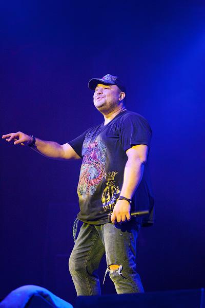 «Вспомнить все»: фоторепортаж с концерта группы «Руки вверх»