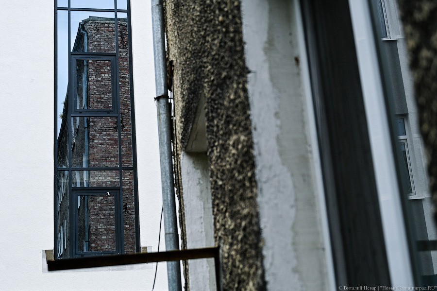 Стекло и треугольники: как выглядит фасад реставрируемой «Кройц-аптеки»