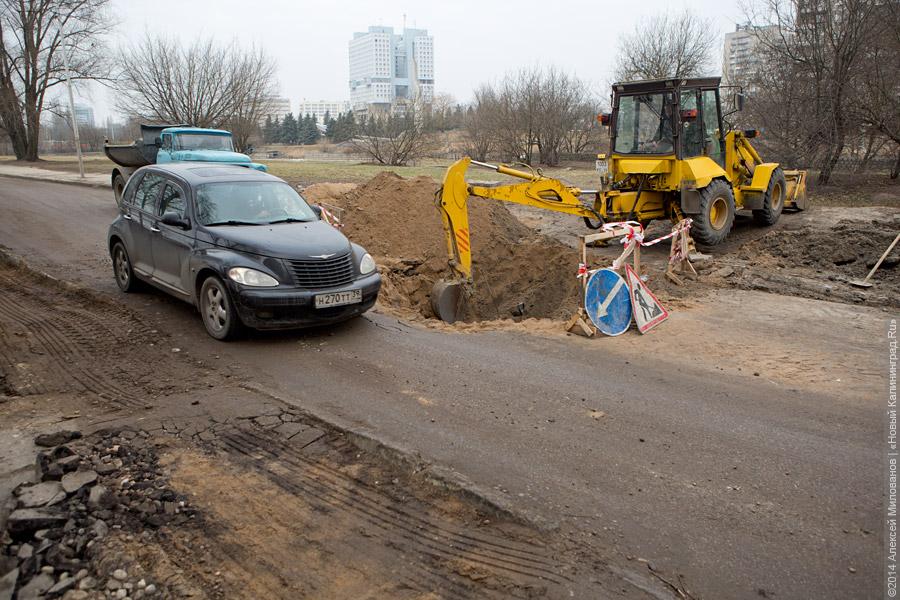 «МАН» бежит, земля дрожит: что происходит с дорогой к строящемуся стадиону на Острове