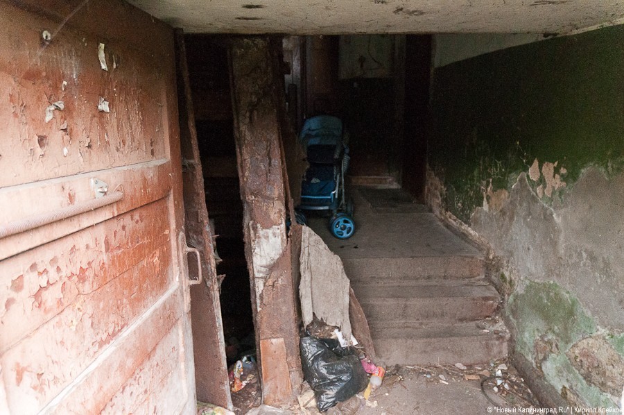 Калининградец помог пенсионерке убрать подвал, а взамен украл ее мобильник