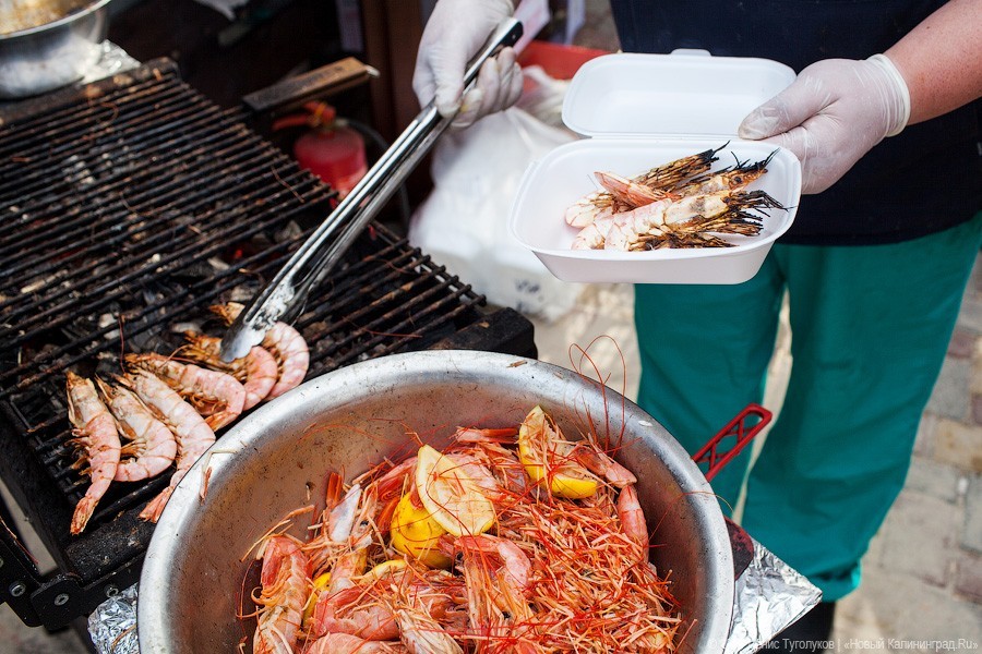 На ход руки: как проходит Fish Food Festival в Зеленоградске