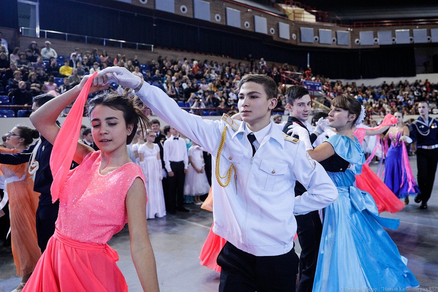 Танцы с министрами: чем запомнился кадетский бал в Калининграде