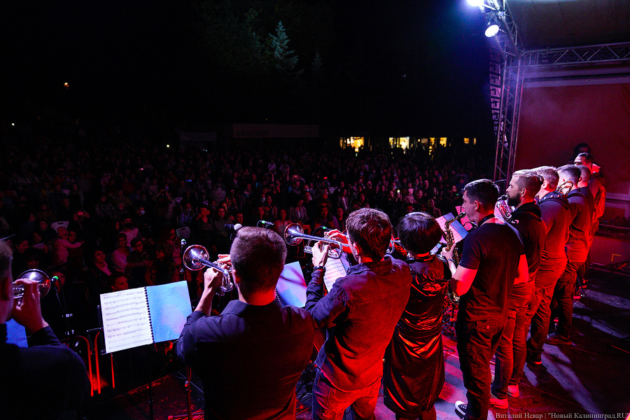 Алиханов вместо Сантаны: как прошла презентация новых дат «Калининград Сити Джаза»