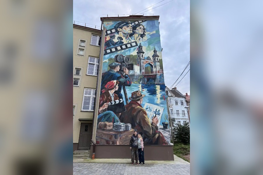 В Советске на фасаде дома на улице Горького появился мурал (фото)