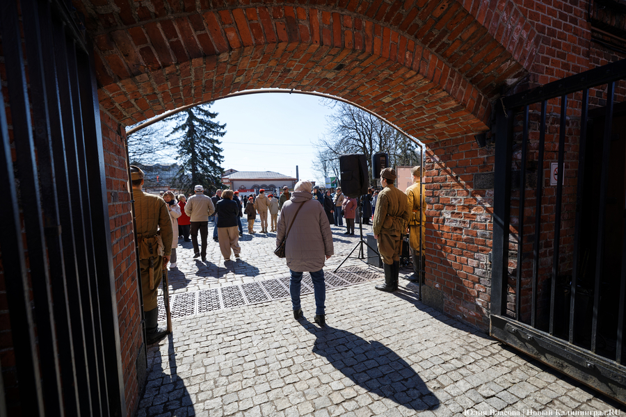 Знамя над бастионом: в Калининграде прошла реконструкция взятия башни Дона (фото)