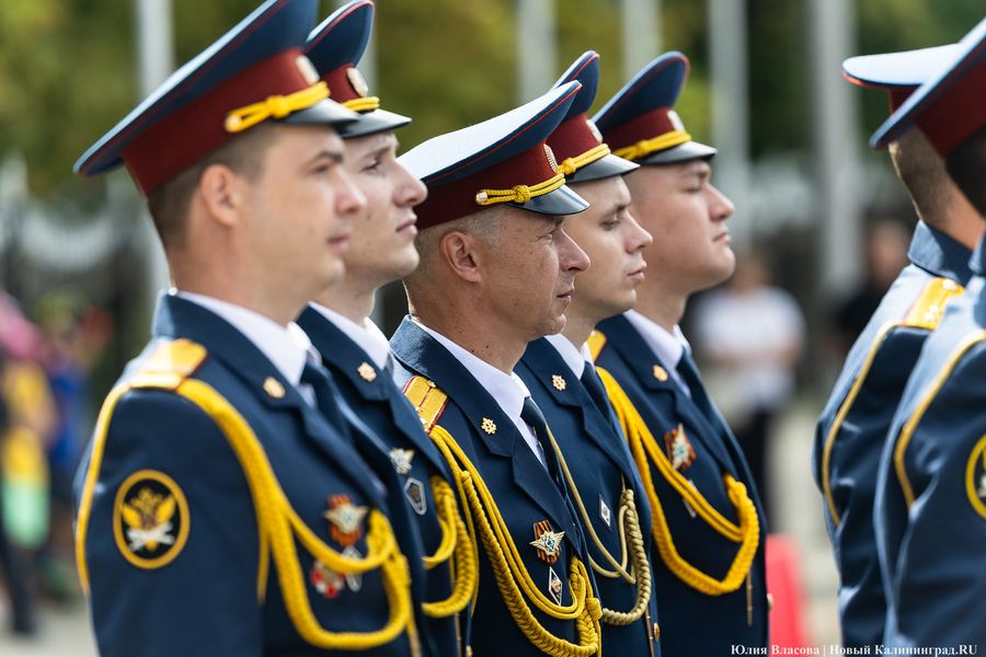 «Задача по охране мирных граждан»: как офицеры УФСИН принимали присягу (фото)