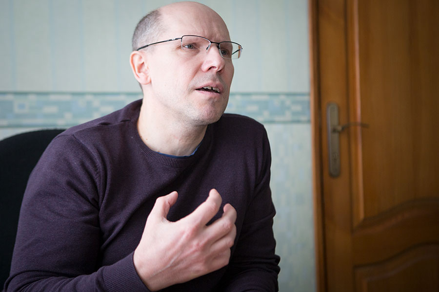 Сотрудница «Новых колес»: Игоря Рудникова посадили в машину в наручниках