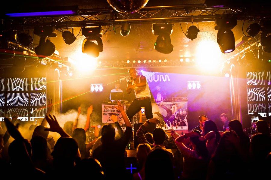 «Swiss Made»: фоторепортаж с выступления DJ Mad Morris & MC Stephen Davis