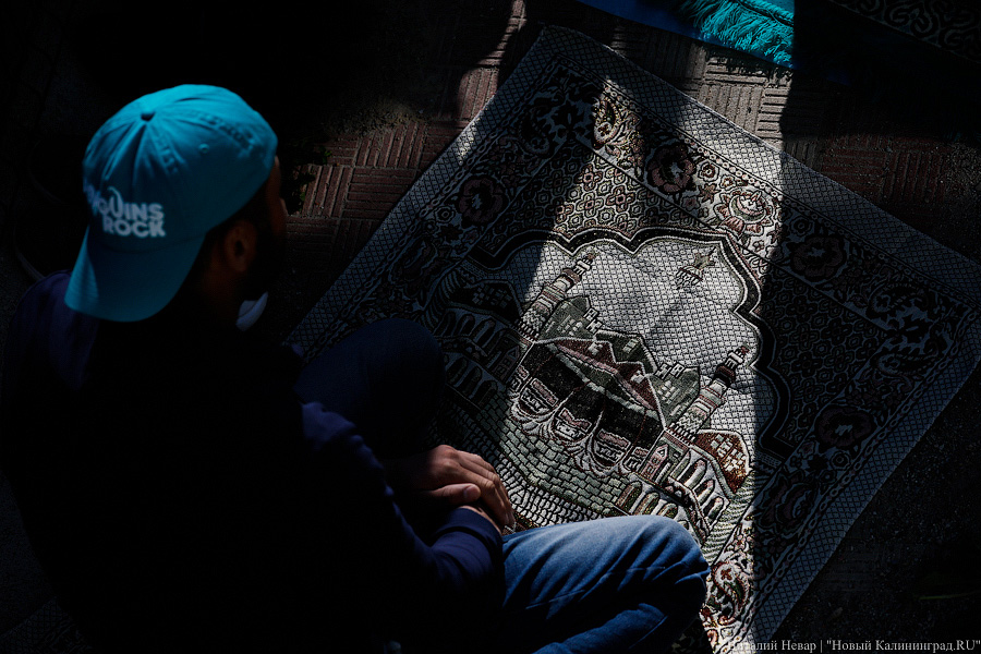 Сотни мусульман совершили под Калининградом молитву в честь Ураза-Байрам (фото)